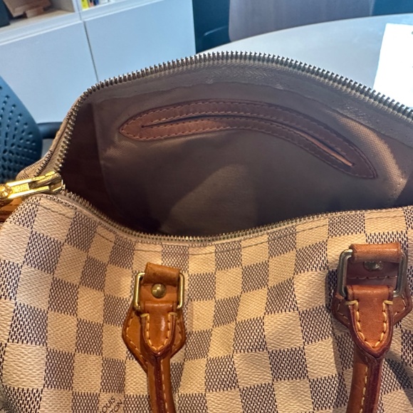 Louis Vuitton Speedy 30 in Damier Azur - Picture 8 of 10